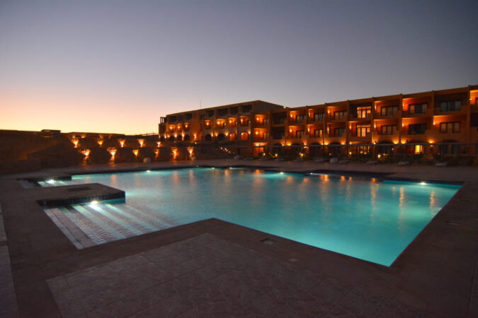 Viva Blue Resort Sharm el Naga Pool abends