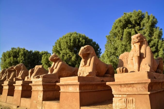 Nilkreuzfahrt Ägypten Karnak Tempel Statuen
