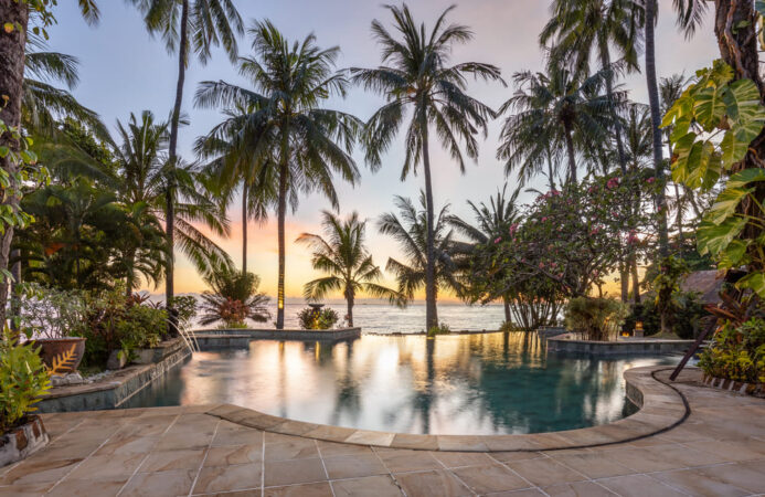 Alam Anda Resort Bali Pool Sonnenuntergang