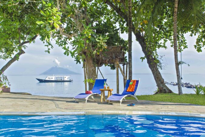 Rundreise Sulawesi Passport to Paradise Murex Manado Pool