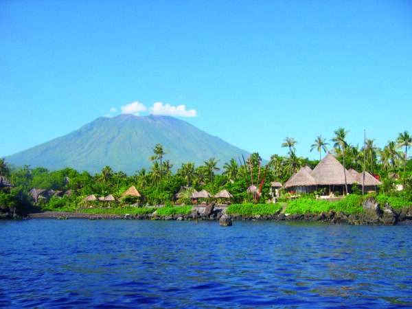 Alam Batu Resort Bali Lage Berg