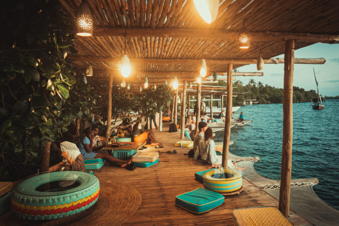 Temple Point Resort Kenia Lichthaus Bar Lounge