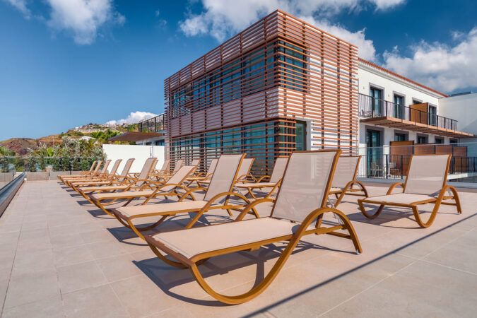 Sentido Galomar Resort Madeira Sonnenliegen Terrasse