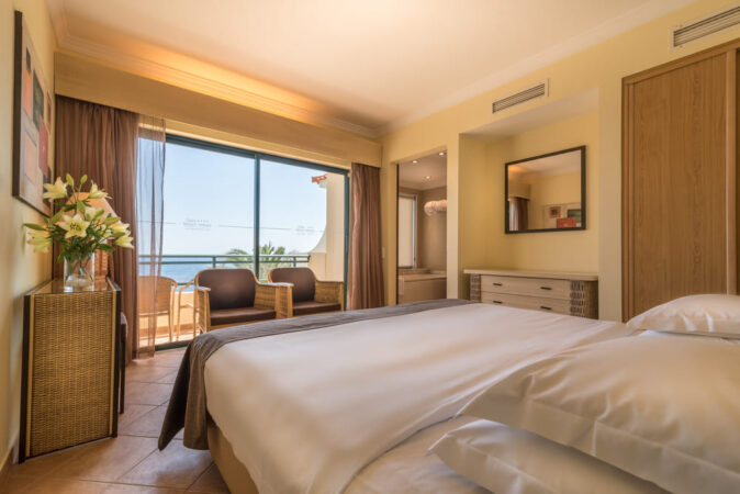 Sentido Galosol Resort Madeira Suite Bett