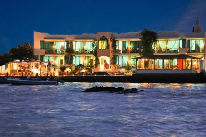 Hotel Sol Y Mar Galapagos - bei Nacht