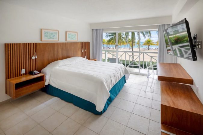 Viva Wyndham Fortuna Beach Ocean View Zimmer Queensize Bett