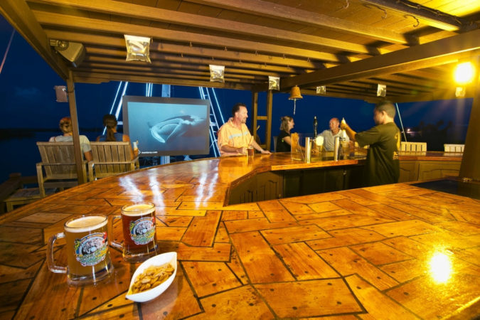 Manta Ray Bay Resort Bar