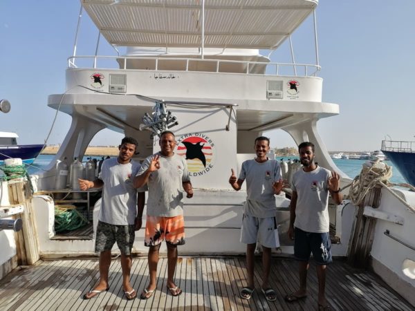 Extra Divers Port Ghalib Tauchboot Team