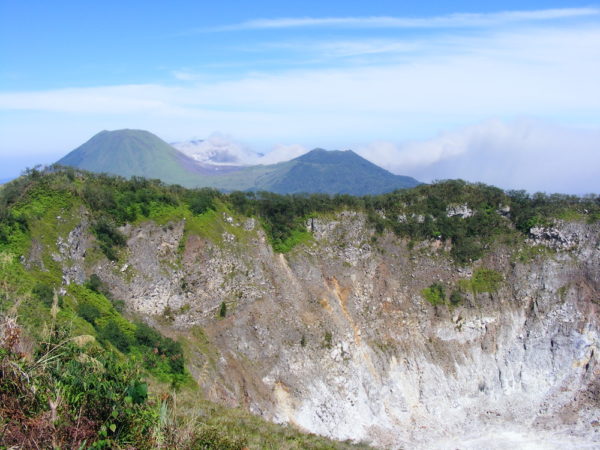 Rundreise Sulawesi Mahawu Krater