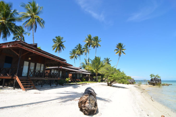 Indonesien Maratua Atoll Nunukan Island Resort Strand