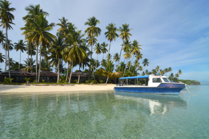 Indonesien Maratua Atoll Nunukan Island Resort Boot