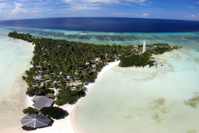 Virgin Cocoa Indonesien Maratua Atoll Blick auf die Insel