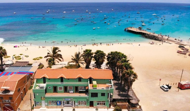 MISTER BARRACUDA Apartments