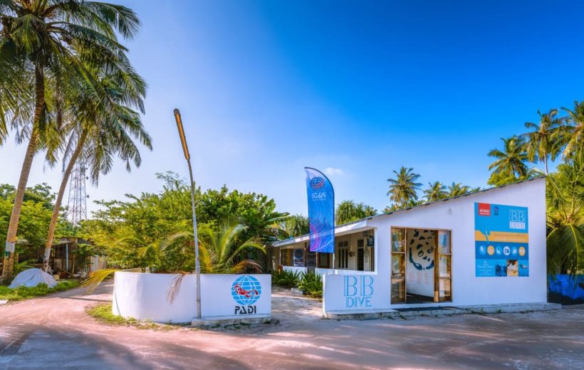 Boutique Beach Dhigurah Divecenter